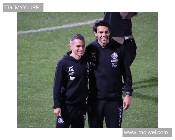 卡卡足球明星卡的传奇故事与球场魅力解析