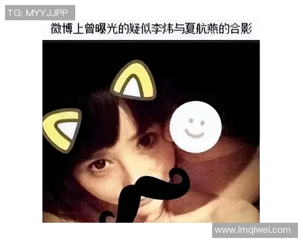 苏醒与足球明星亲密合影展现运动与音乐的完美结合